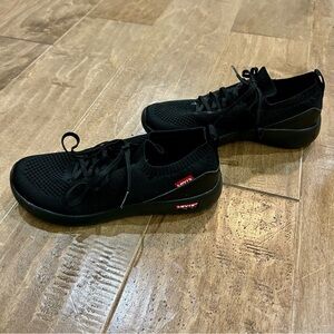 Levi’s Men’s Beckham Knit Shoes Black Size 4 EUC